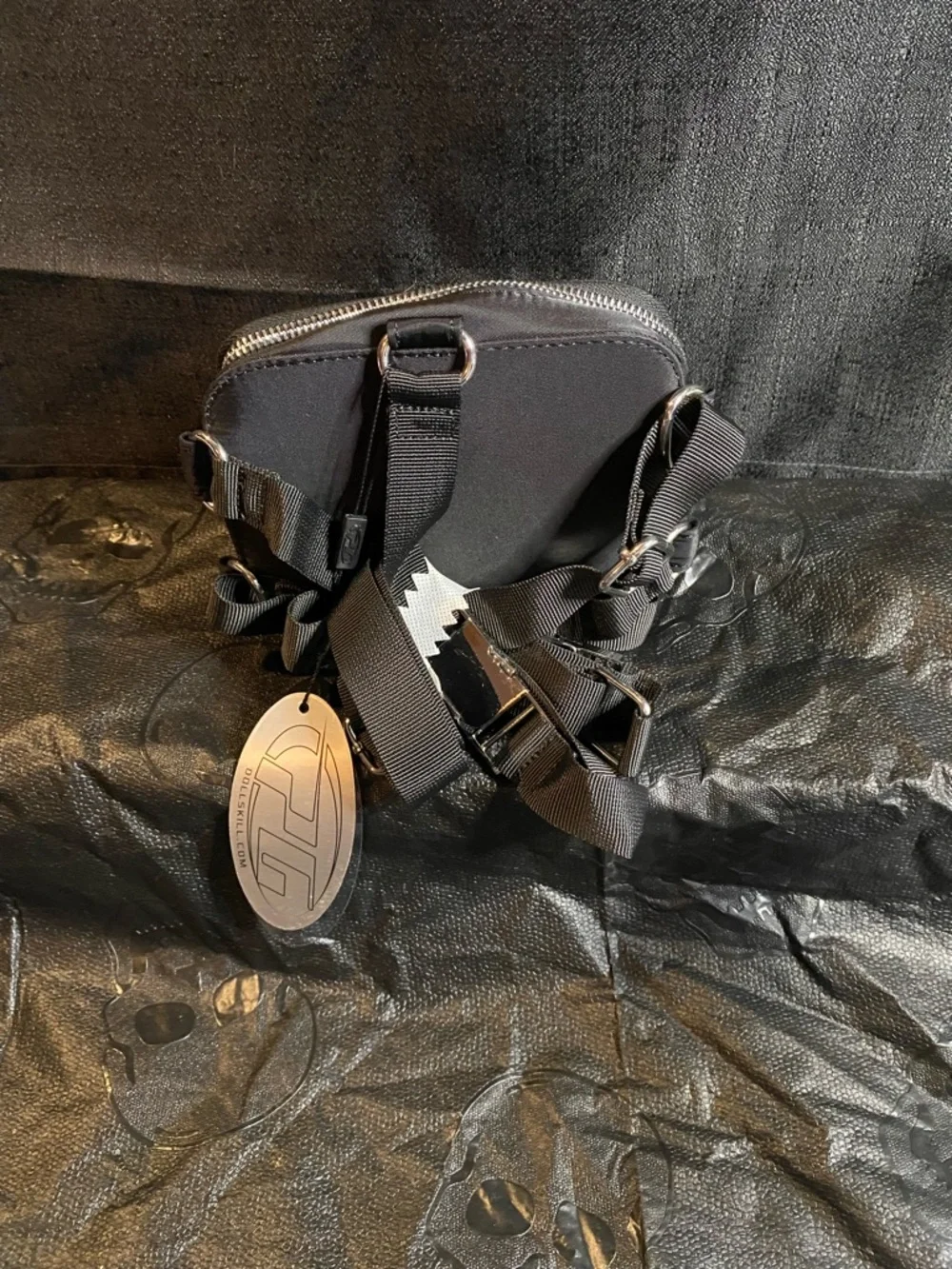 Black Compact Crossbody Pouch – Minimal Everyday Bag - Picture 3 of 3